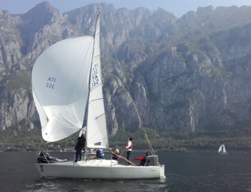 Kong Grifone di Marco Stefanoni al comando del Campionato Estivo J24 del Lario.