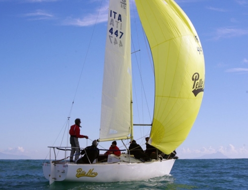 Il J24 Nuvola La Superba timonato da Bonanno vince la II manche del 43° Invernale di Anzio Nettuno